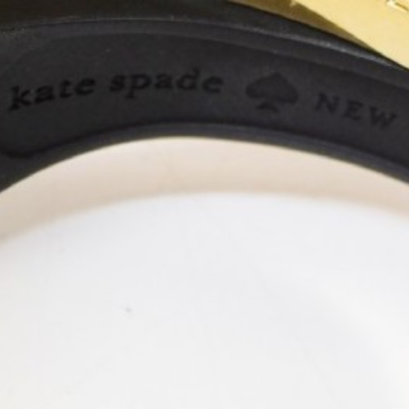 ๐SOLD๐โ ๏ธKATE SPADE Polka Dot Activity Tracker - Picture 3 of 3